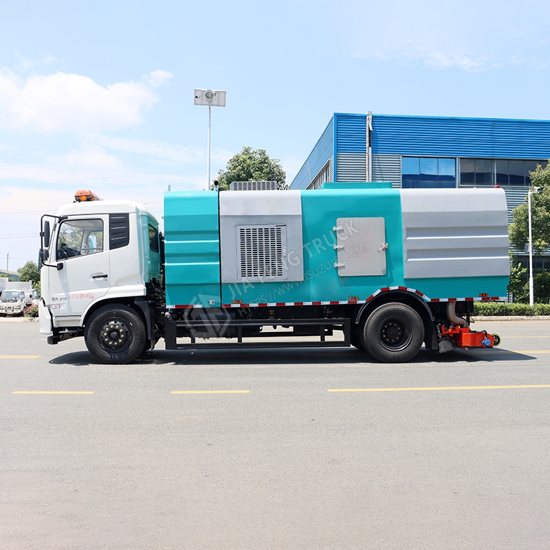 Dongfeng Tianjin Rear-Mounted Vacuum Truck