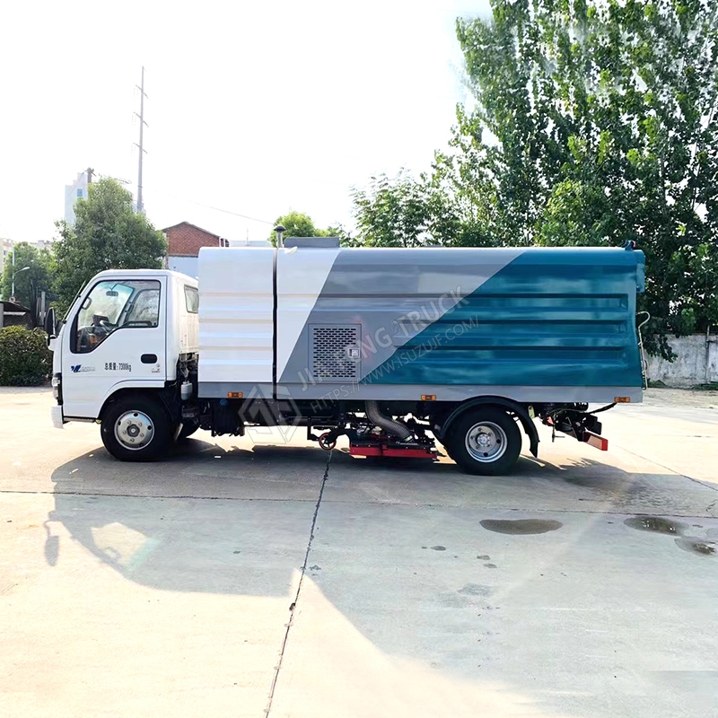 Isuzu 100P Vacuum Truck