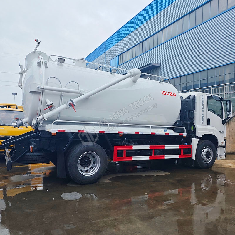 Isuzu GIGA Cleaning and Sewage Suction Truck