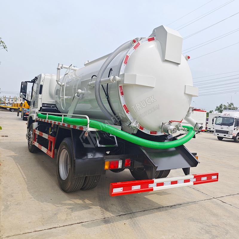 Isuzu GIGA 4x2 Septic Tank Vacuum Truck