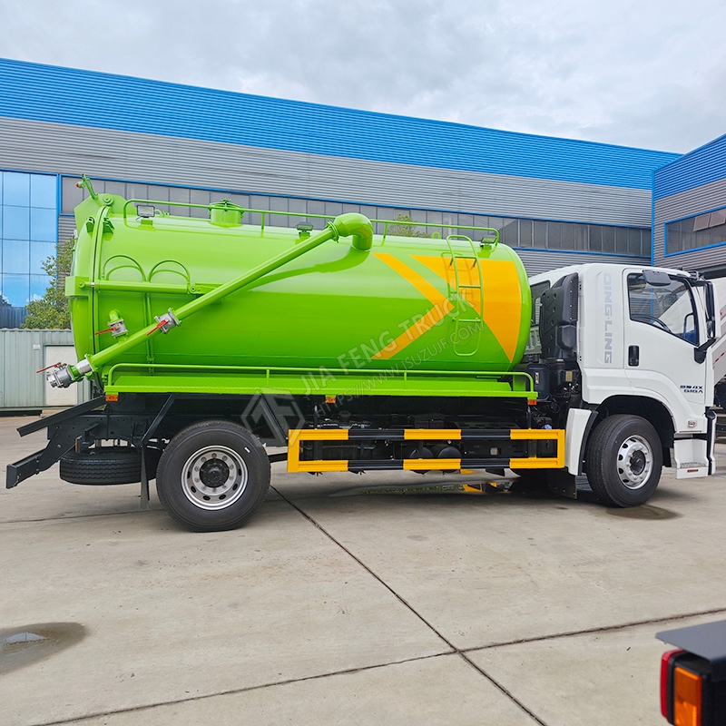 Isuzu GIGA Green Vacuum Truck