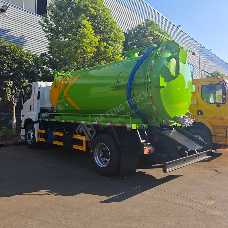 Isuzu GIGA High-Pressure Vacuum Sewage Suction Truck