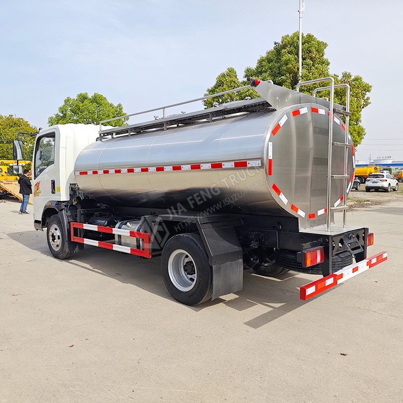 Sinotruk HOWO 5-cubic-meter Fresh Milk Transport Truck