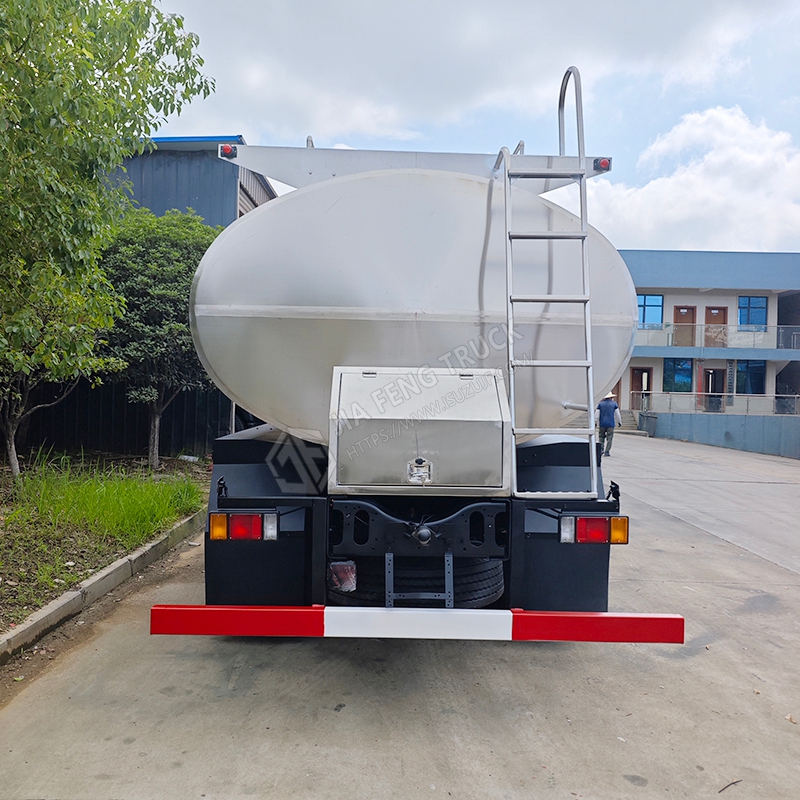 Isuzu 6x4 Milk Delivery Truck