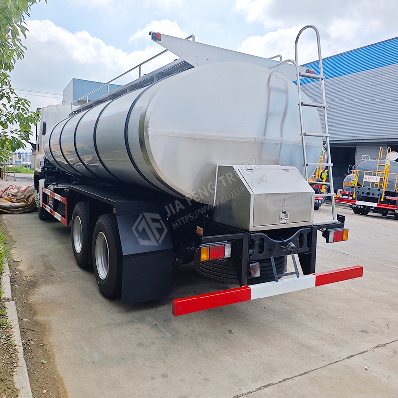 Isuzu 6x4 Milk Delivery Truck