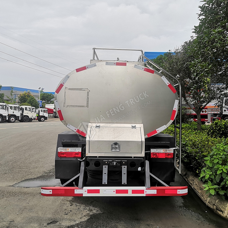 Dongfeng Dolika 4.7-cubic-meter Milk Tank Truck