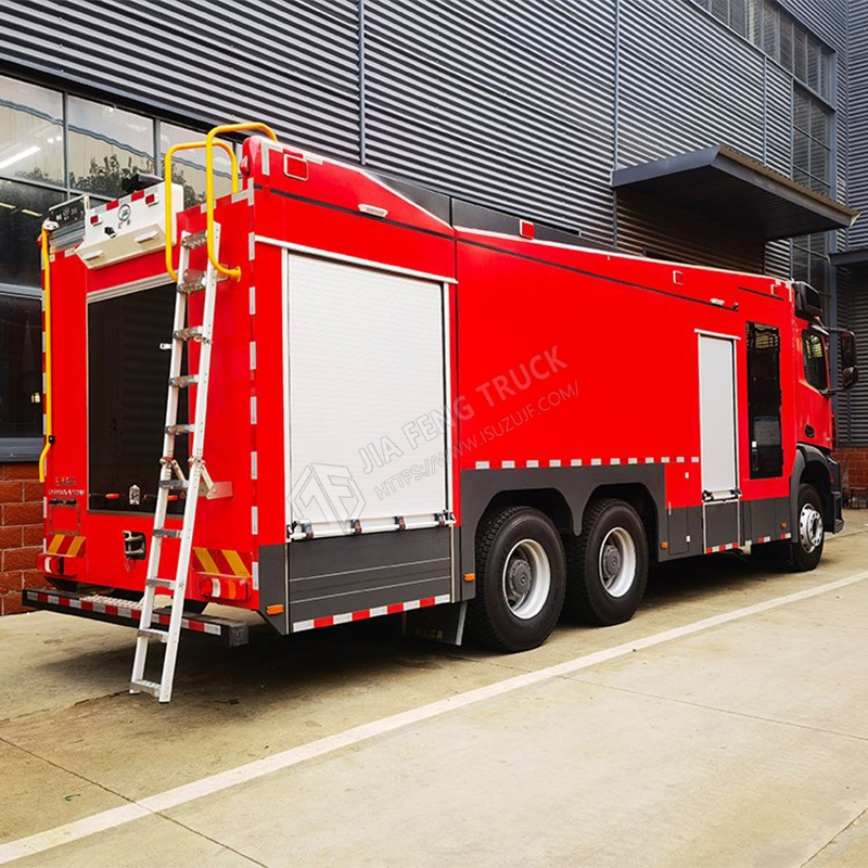 Mercedes-Benz 6x4 Fire Truck