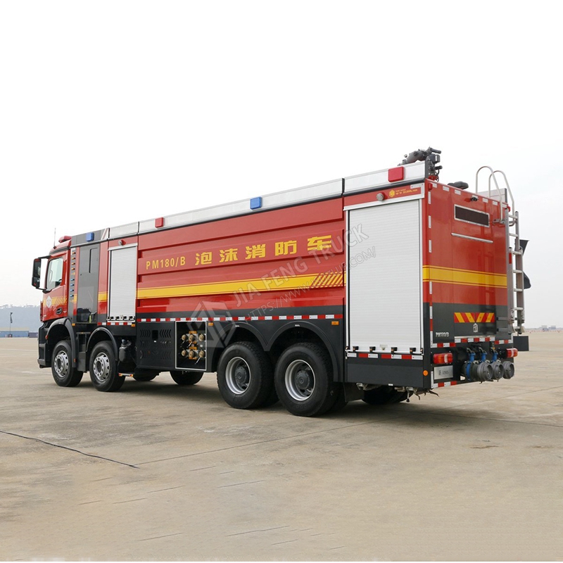 Mercedes-Benz 8x4 Fire Truck
