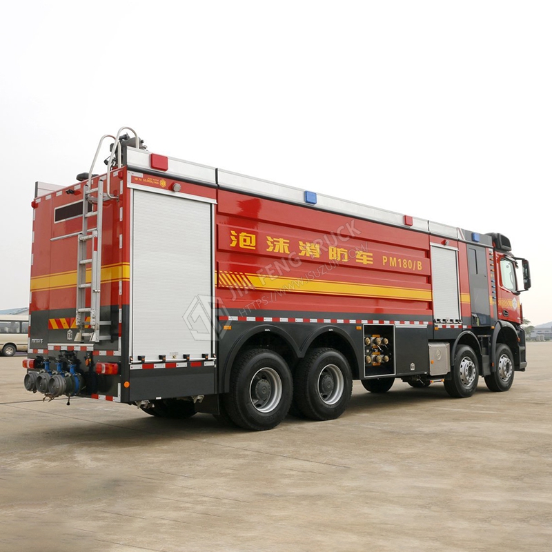 Mercedes-Benz 8x4 Fire Truck