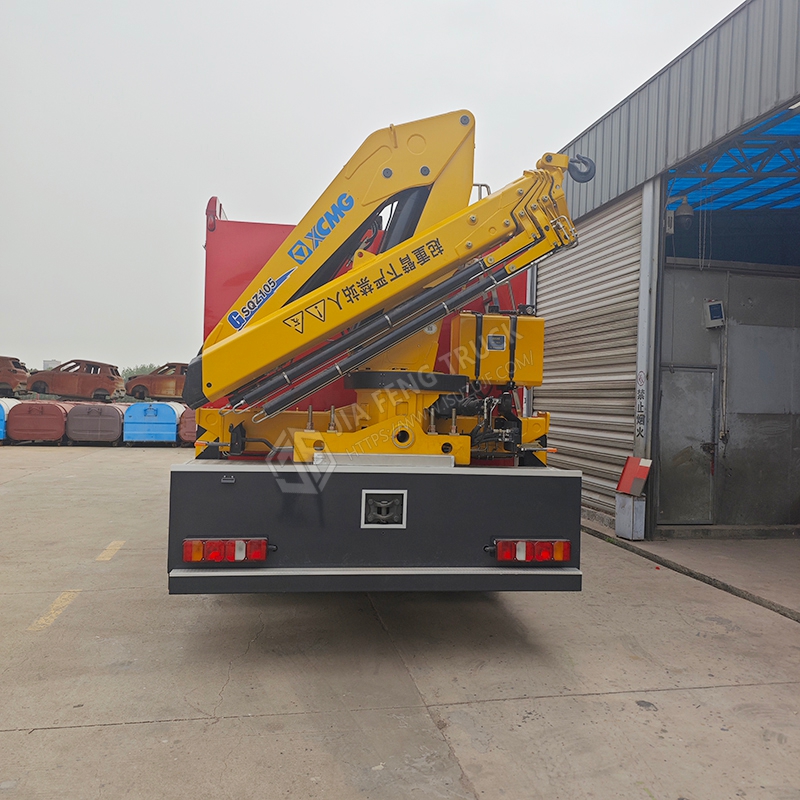 Sinotruk Fire Truck with Crane