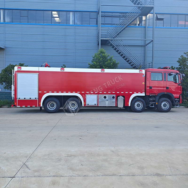 Sinotruk HOWO 8x4 Fire Truck