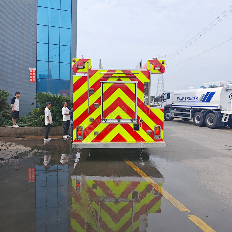 Isuzu 4x2 Lighting Truck