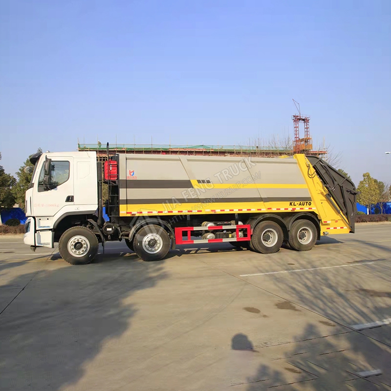 Liuzhou Automobile 8*4 Compactor Garbage Truck