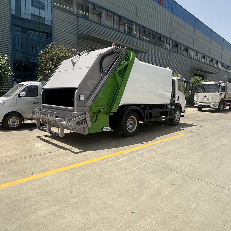 Isuzu 6-cubic-meter compression garbage truck