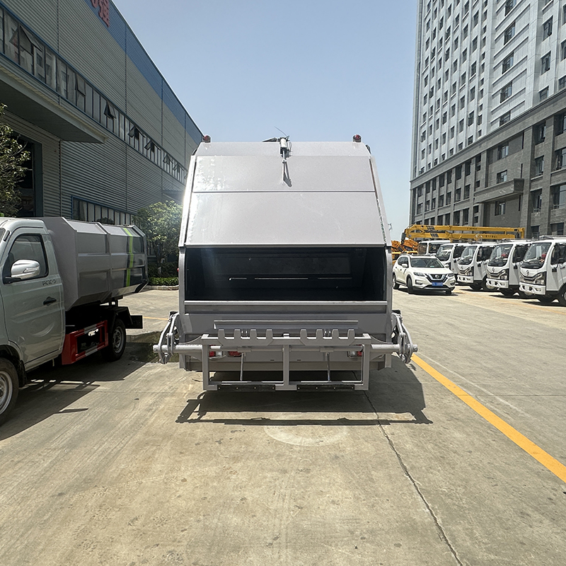 Isuzu 6-cubic-meter compression garbage truck