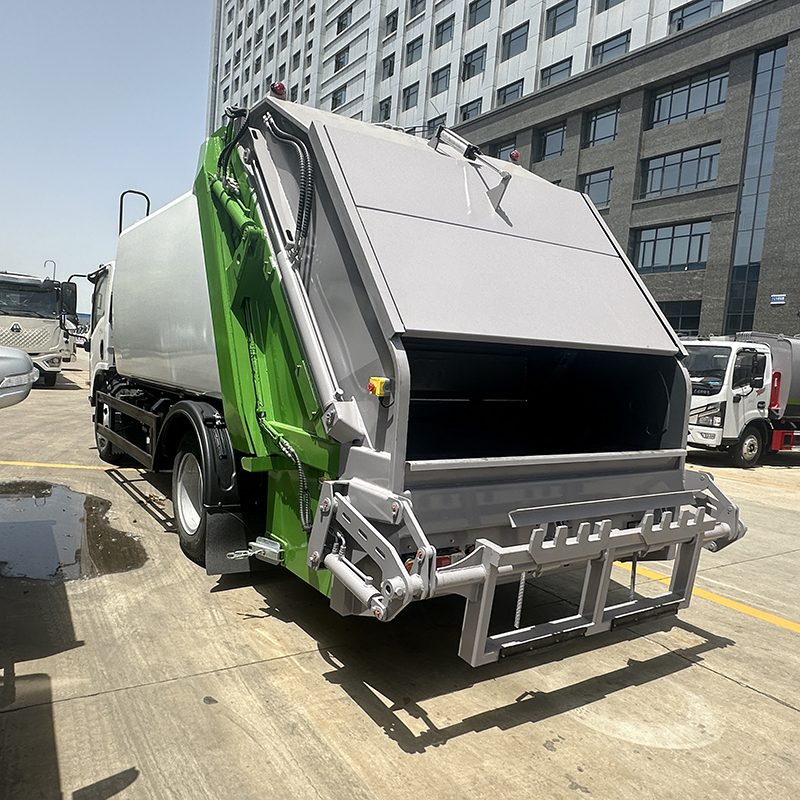 Isuzu 6-cubic-meter compression garbage truck