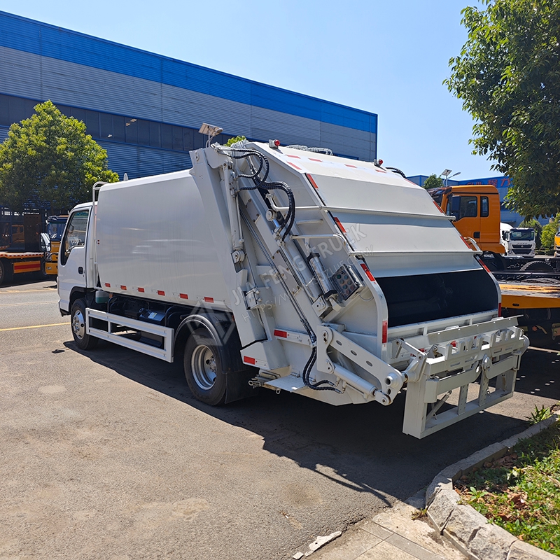 Isuzu 6-cubic-meter Compactor Garbage Truck