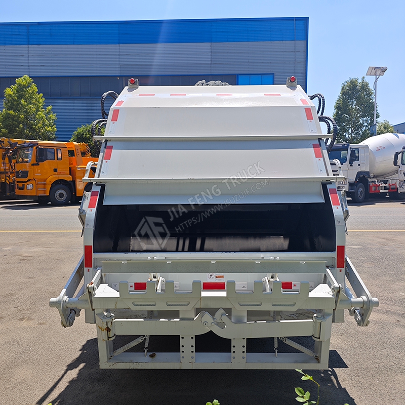 Isuzu 6-cubic-meter Compactor Garbage Truck