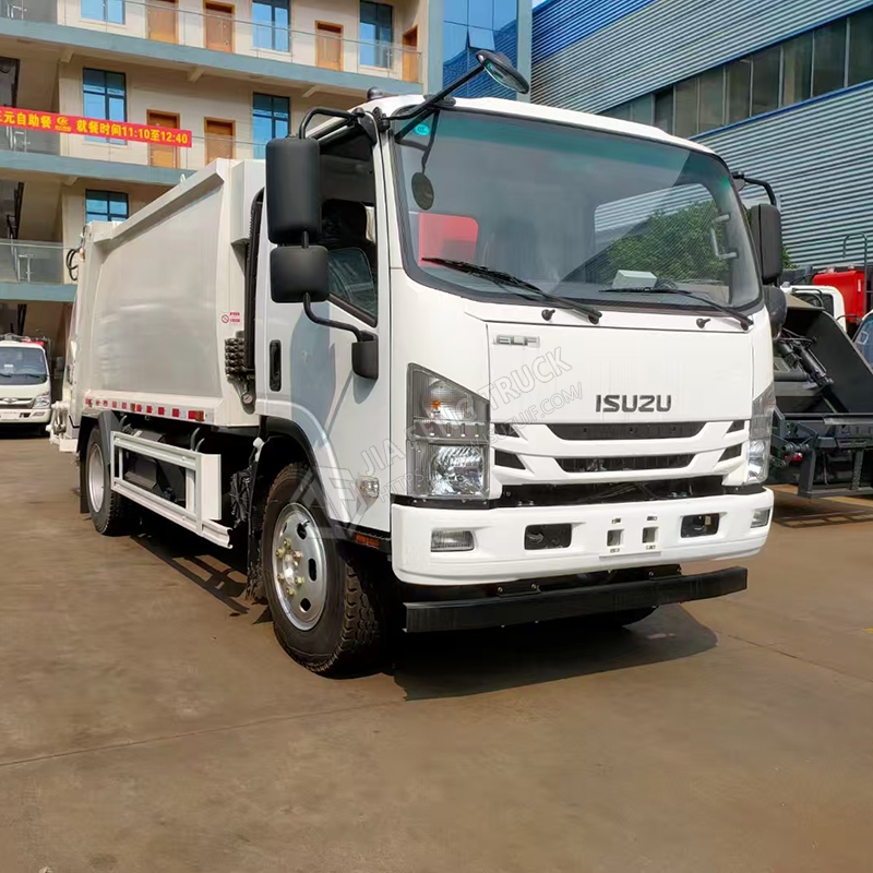 Isuzu 700P компактор мусорный грузовик