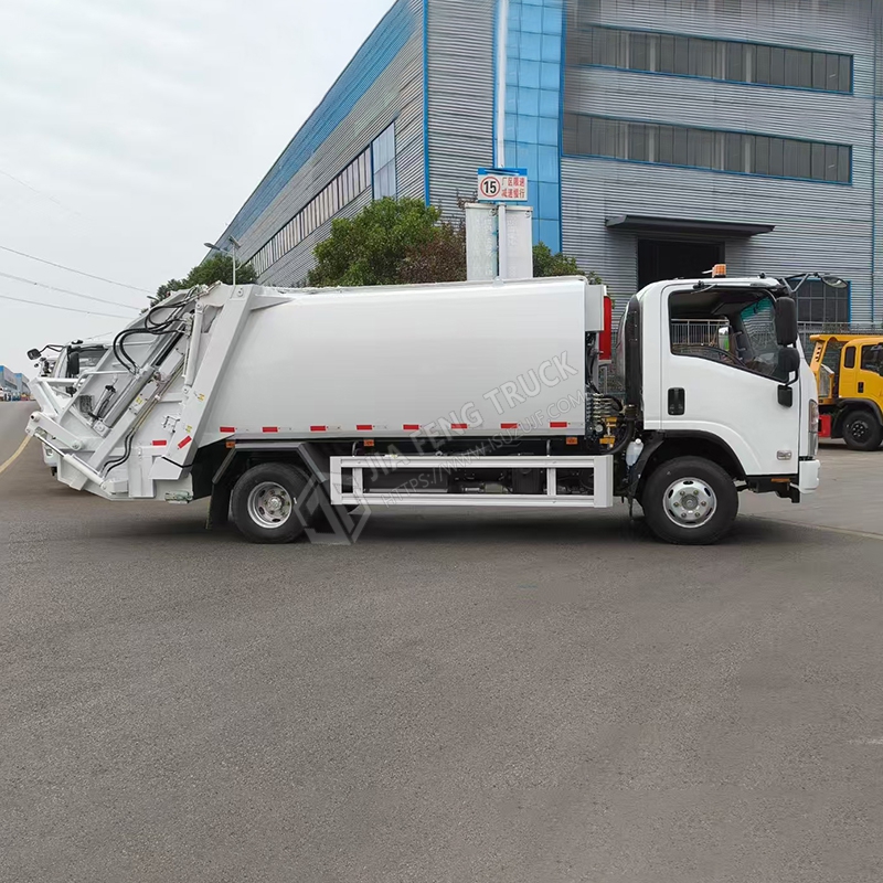 Isuzu KV600 Compactor Garbage Truck