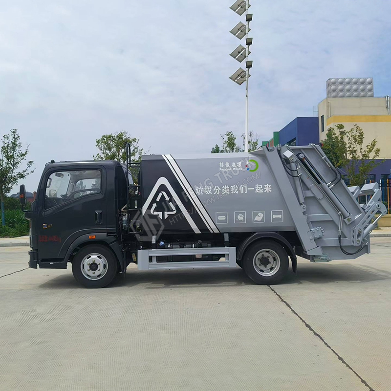 Sinotruk HOWO 4x2 6-cubic-meter Compactor Garbage Truck