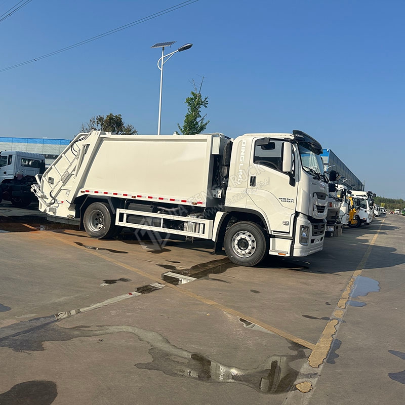 Isuzu 12-cubic-meter compression garbage truck