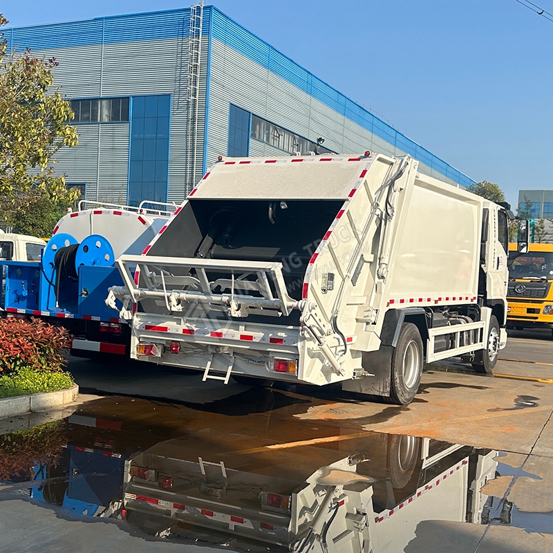 Isuzu 12-cubic-meter compression garbage truck