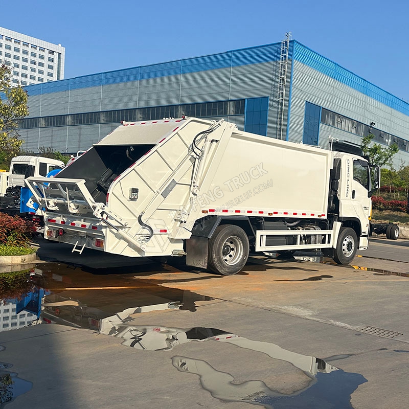 Isuzu 12-cubic-meter compression garbage truck