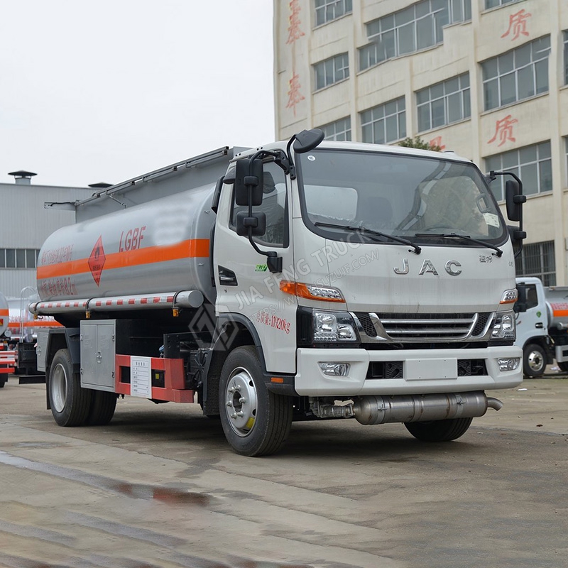 JAC V7 6000L شاحنة خزان الوقود