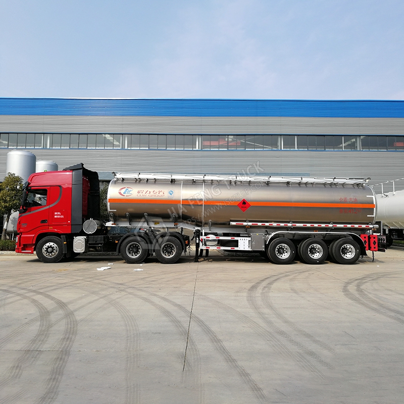 Dongfeng Tianlong 46-cubic-meter Semi-Trailer Aluminum Alloy Fuel Tank Truck