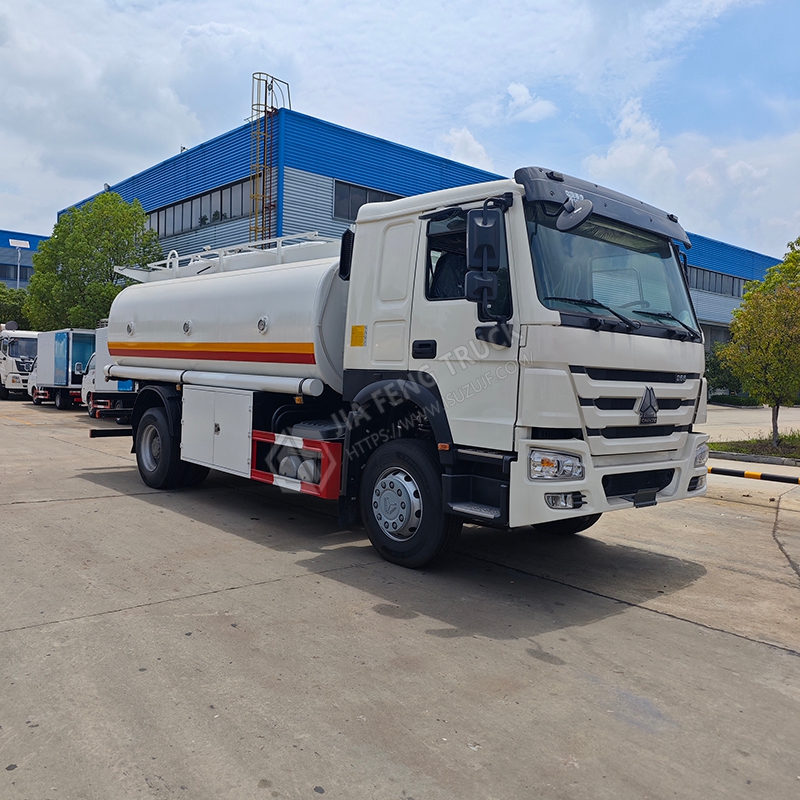 شاحنة خزانة Sinotruk HOWO 4x2