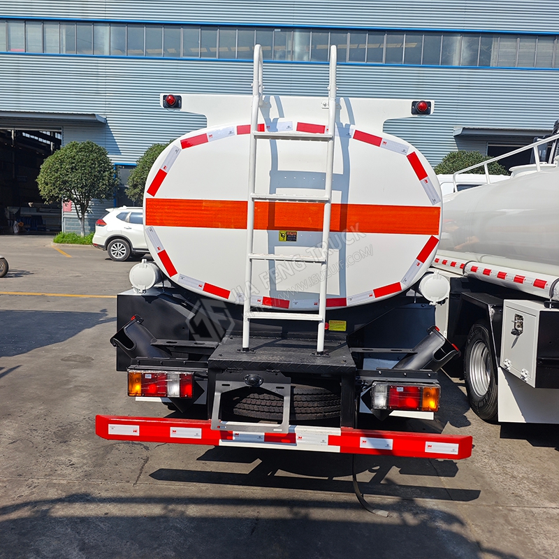 شاحنة خزان الوقود Isuzu 100P