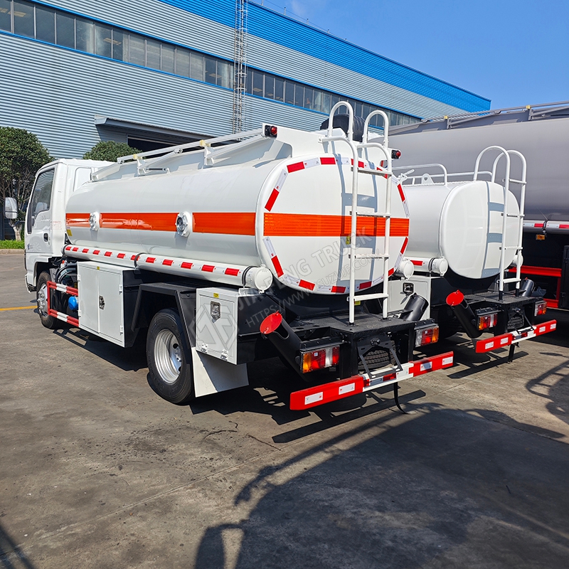 شاحنة خزان الوقود Isuzu 100P