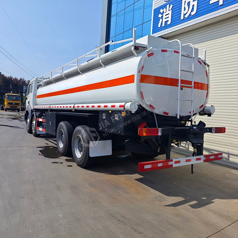 شاحنة ناقلة الوقود الثقيلة Beiben 8x4