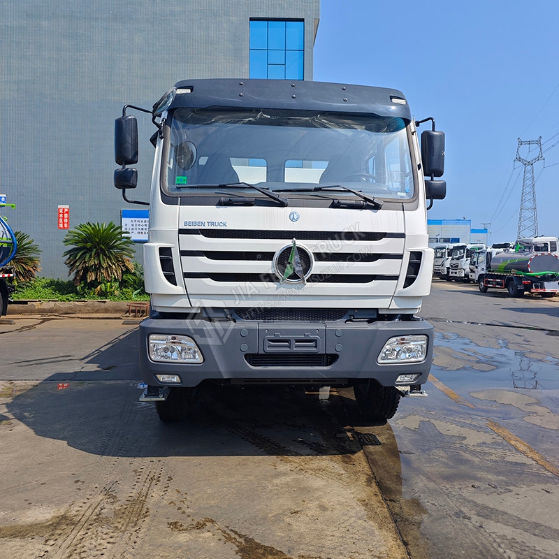 شاحنة ناقلة الوقود الثقيلة Beiben 8x4