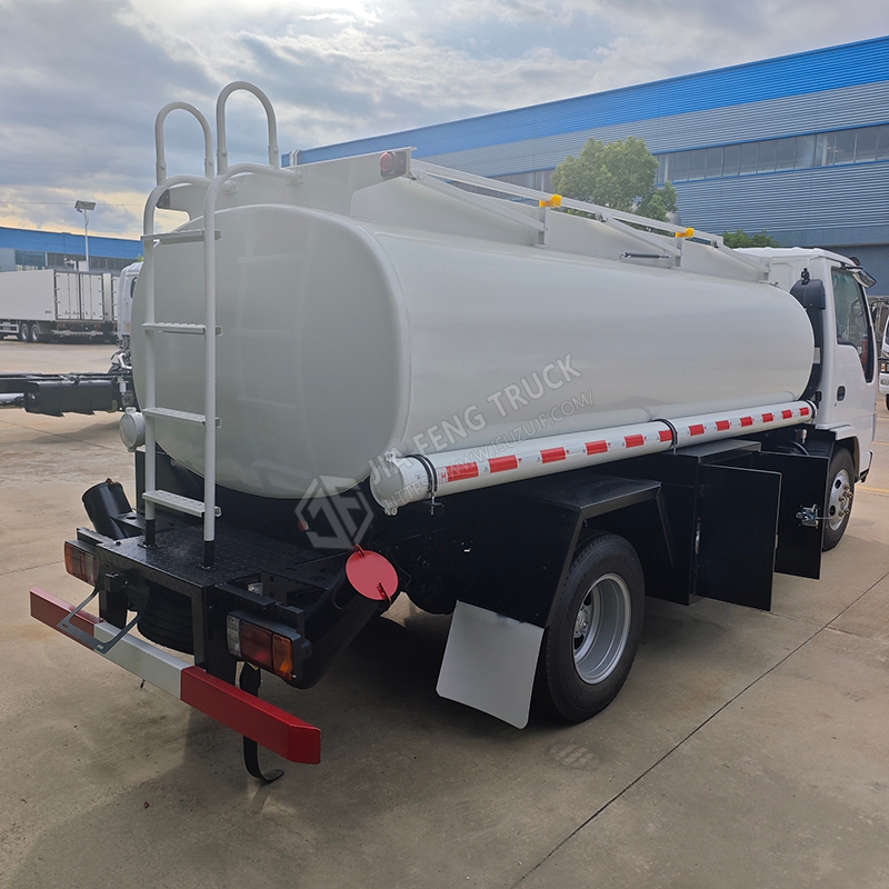 Cami&oacute;n De Transporte De Aceite Isuzu 100P