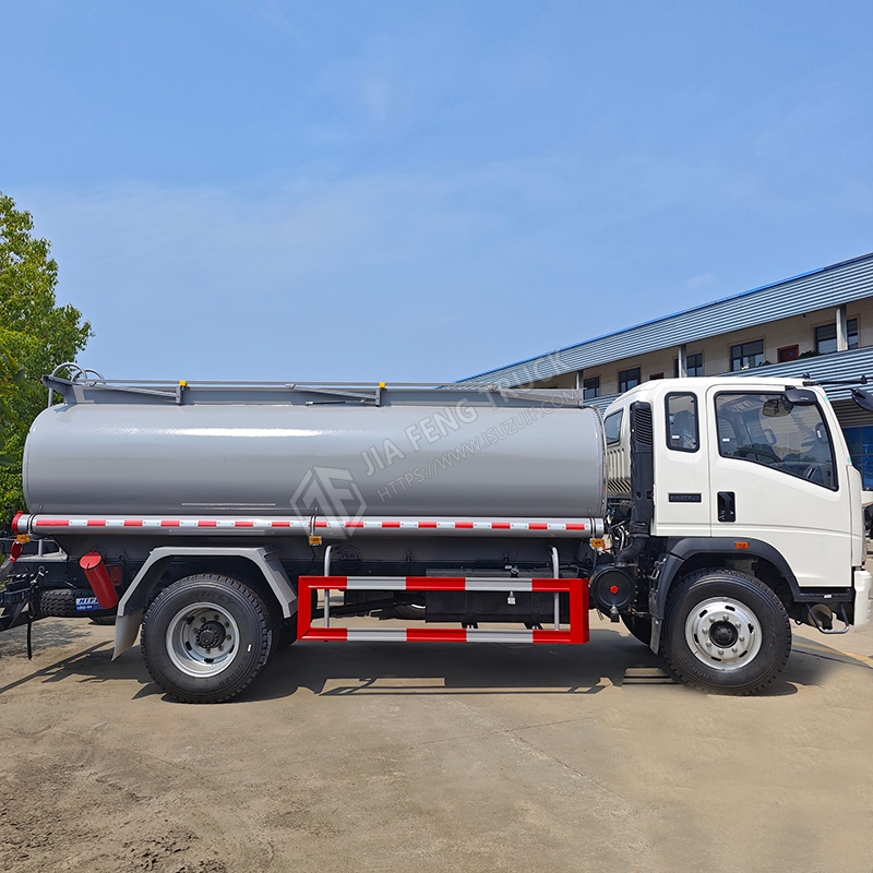 Sinotruk HOWO 4x2 Cami&oacute;n De Combustible