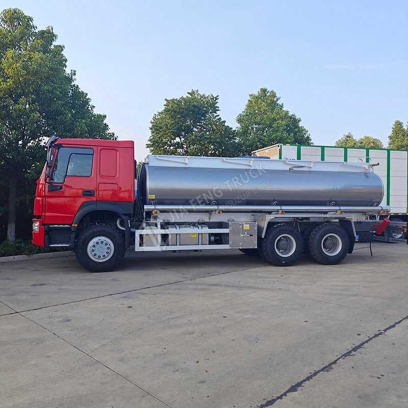 شاحنة الوقود Sinotruk HOWO 6x4